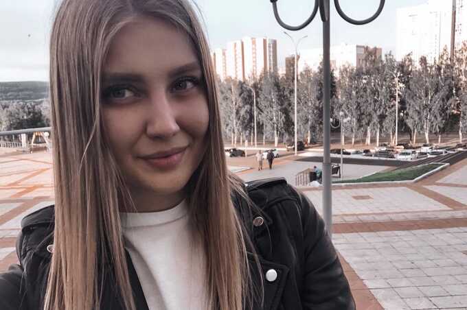 23-летнюю Веру Пехтелеву из Кемерово несколько часов убивали в квартире бывшего бойфренда. Соседи семь раз безрезультатно звонили в полицию