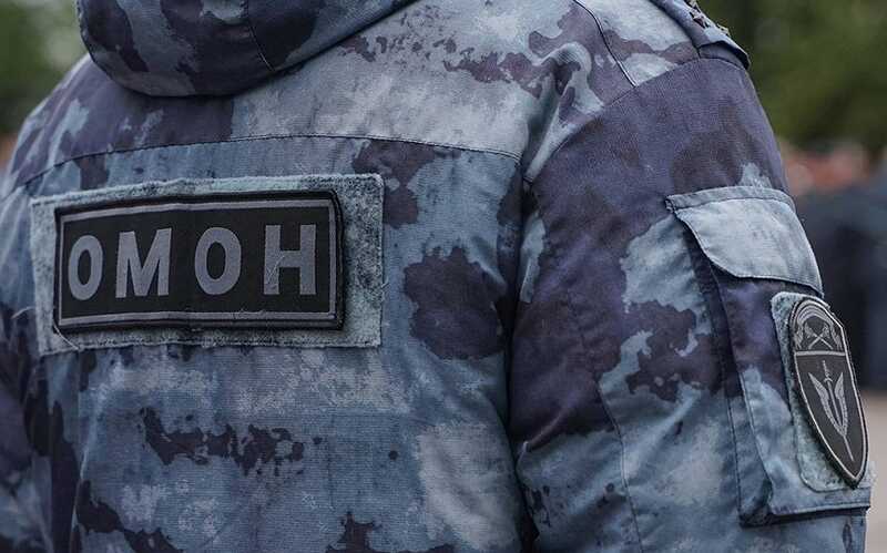 В Подмосковье продолжаются поиски пропавшего после аварии сотрудника ОМОНа