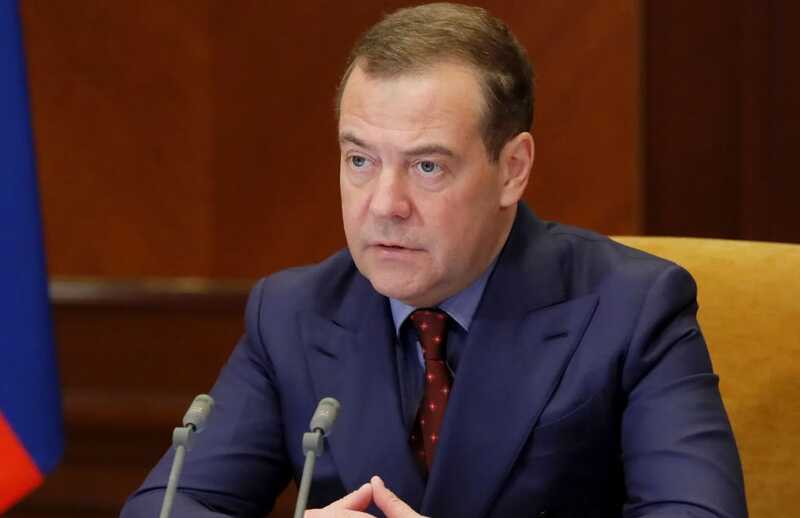 Медведев не исключил возможность перемирия с Украиной: «Боевые действия прекратятся»