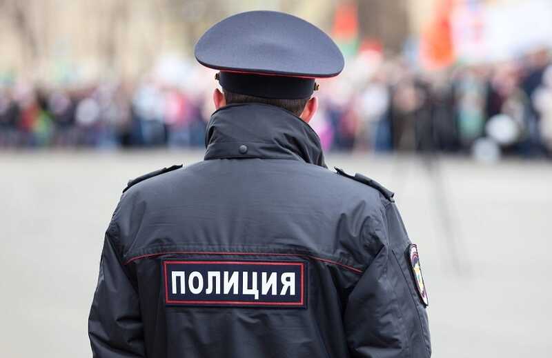 Полиция начинает расследование после появления видео с девушками, якобы исполнившими гимн России обнажёнными