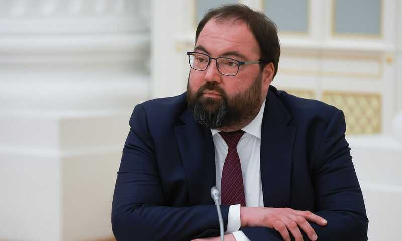 IT-сообщество критикует Максута Шадаева за введение "платы за воздух" в госуслугах