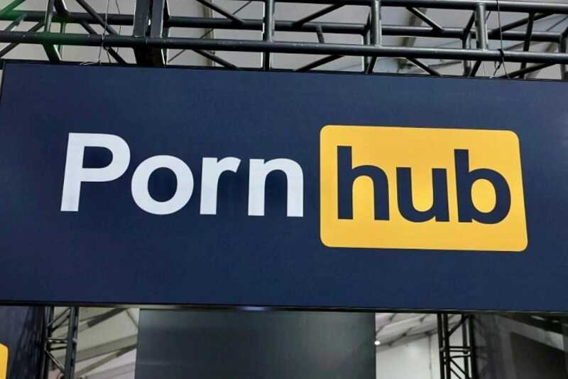 Pornhub на день исчезнет из Франции из-за закона о проверке возраста