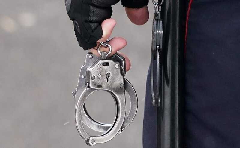 В Санкт-Петербурге полиция задержала женщину, которая устроила беспорядок на проезжей части