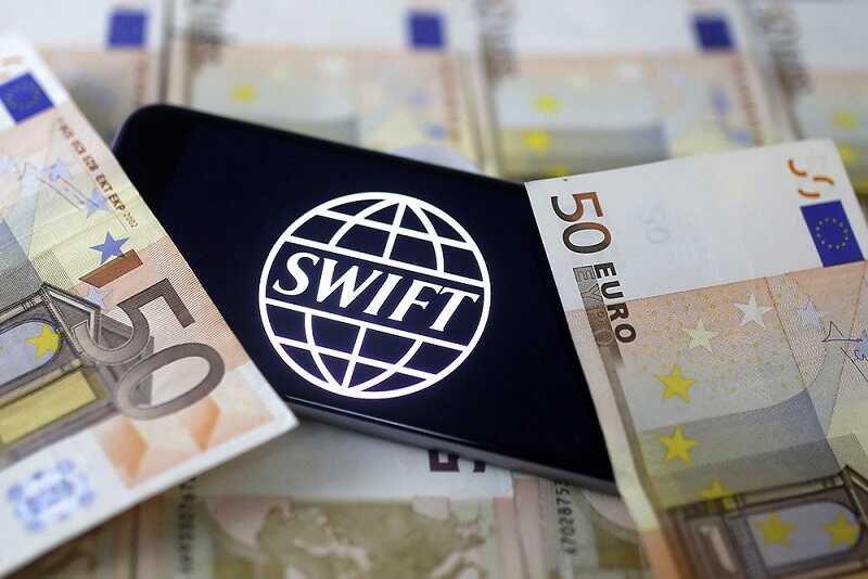 Европейский союз отключит 22 российских банка от системы SWIFT в рамках нового пакета санкций