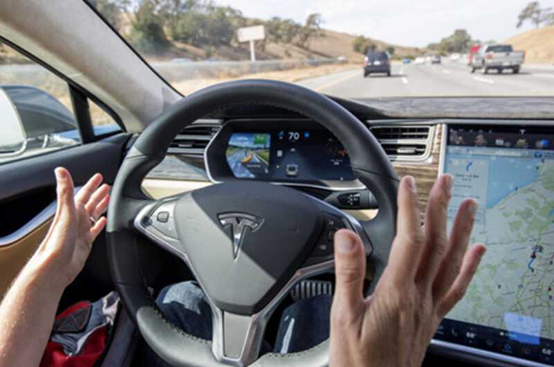 Тестирование Tesla Plaid закончилось травмой человека, находившегося в салоне, и необходимостью ремонта автомобиля