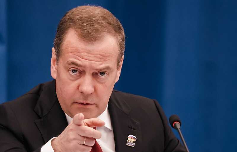 Дмитрий Медведев допустил возможность ядерного удара в ответ на применение «грязной бомбы» со стороны Киева