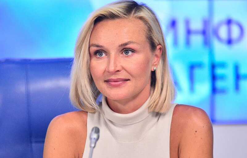 Отпуск Полины Гагариной стал темой для обсуждений её веса и внешности
