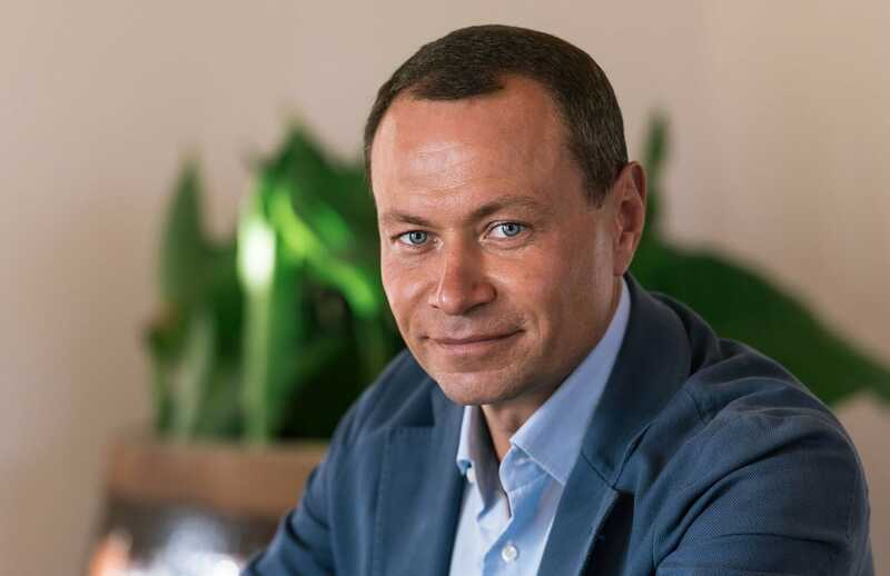 Бывший мэр Владивостока Владимир Николаев лишился кинотеатра и яхт-клуба после наложения ареста на его имущество