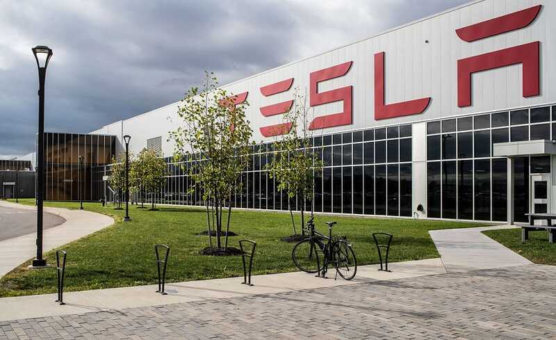 Рост продаж электромобилей в Европе не помогает Tesla сохранять свои позиции